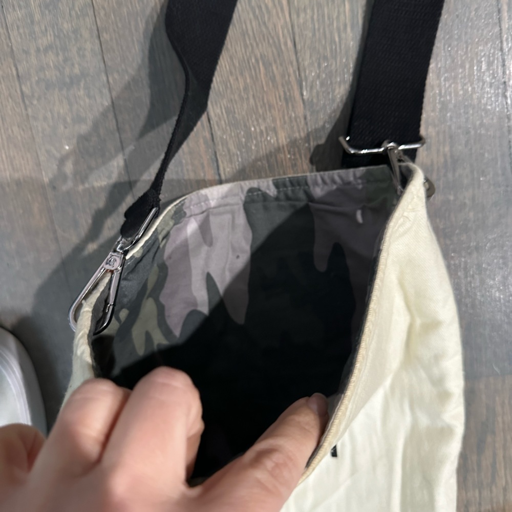 Crossbody made from dust bag!! Lightweight and perfect for every day. Camo int. - Picture 2 of 3